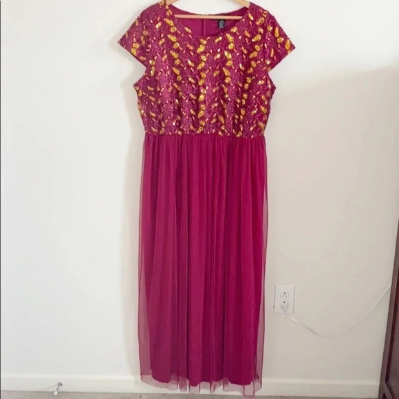Candalite Plus Size Sequin gold Burgundy Formal Gown plus size size 2X - Picture 9 of 16